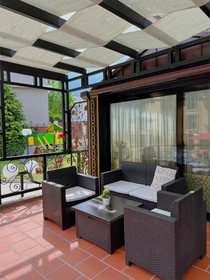 Family Hotel Paradise Saints Constantine and Helena Esterno foto