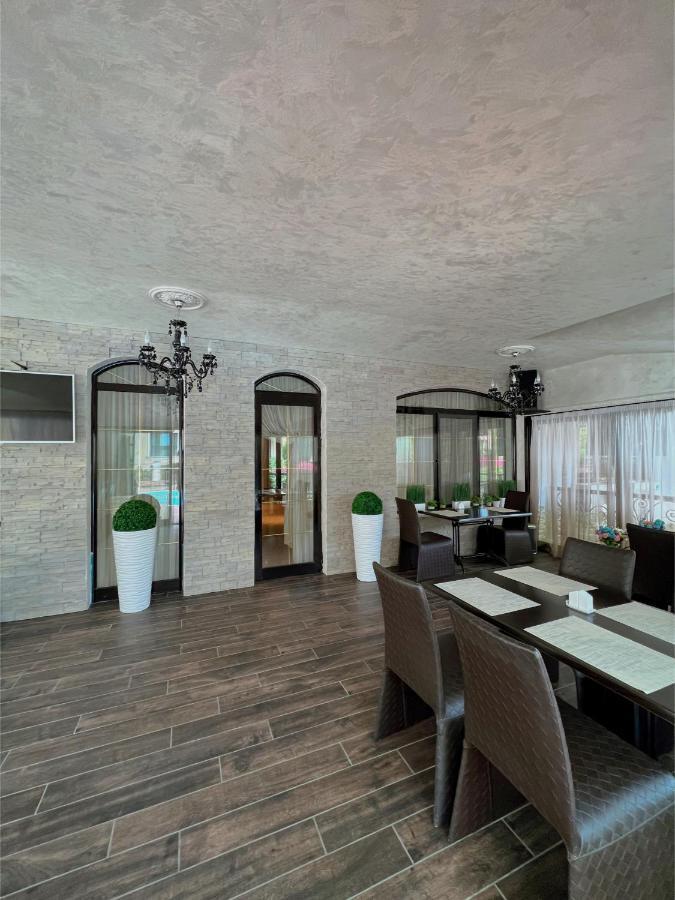 Family Hotel Paradise Saints Constantine and Helena Esterno foto